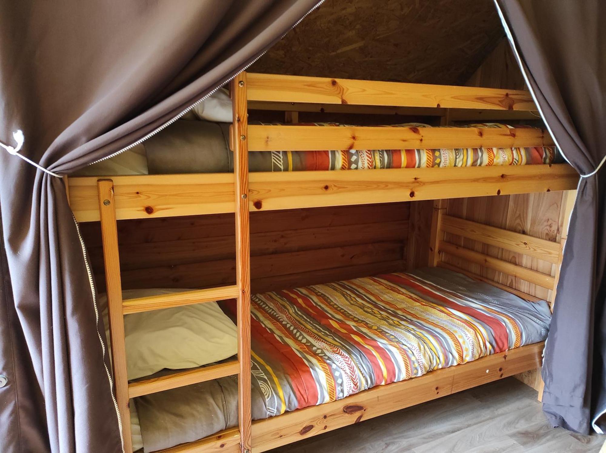 Camping Le Rouge Gorge **** 10' Puy Du Fou سا لوران سور سيفر المظهر الخارجي الصورة
